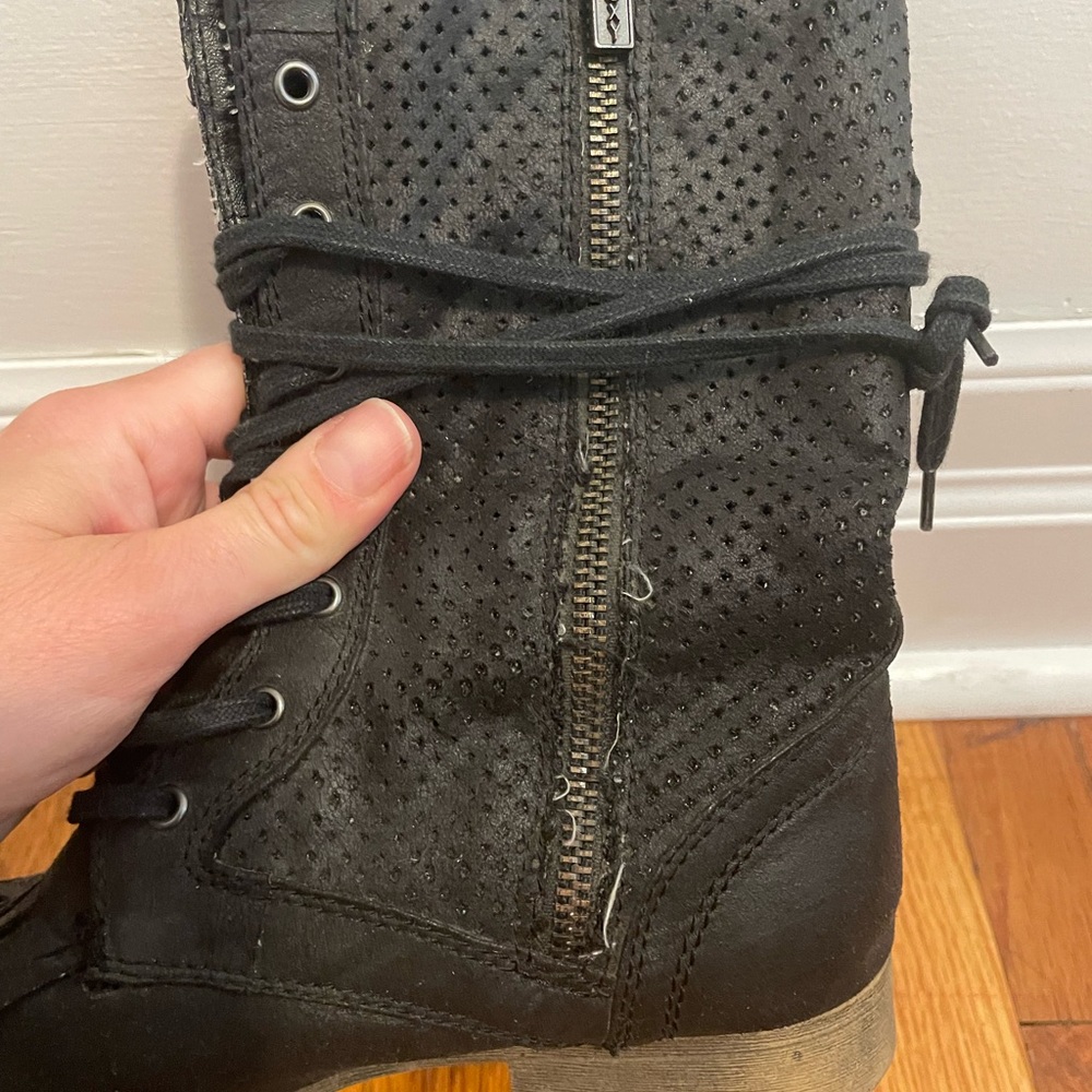 Women’s size 7 black Roxy fall boot - Picture 7 of 8